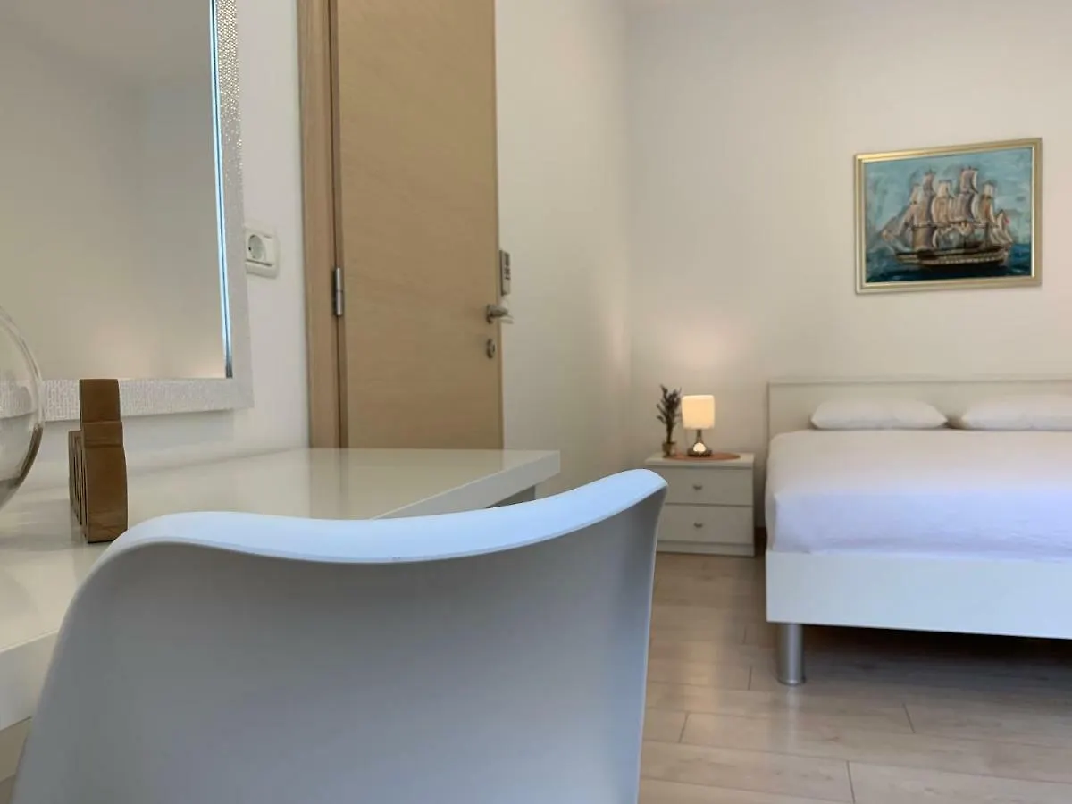 Portarata Apartment Pula 0*,  Croatia